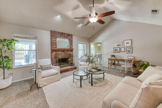 152 Karen Avenue, Clovis, CA 93612