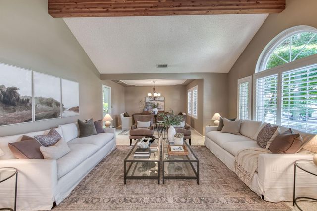 152 Karen Avenue, Clovis, CA 93612