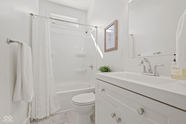 218 Walnut Street, Greenfield, IN 46140