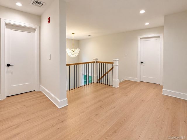 18 Overton Pass, Saint James, NY 11780