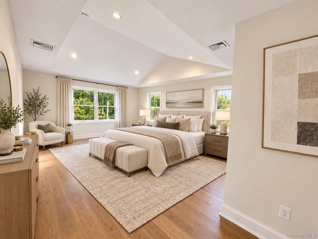 18 Overton Pass, Saint James, NY 11780