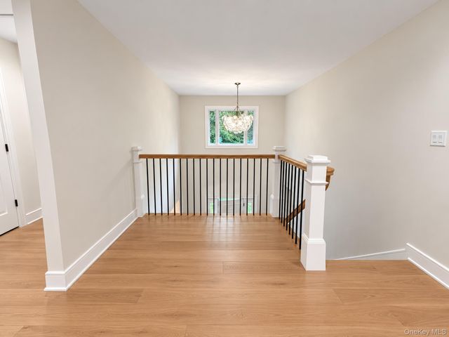 18 Overton Pass, Saint James, NY 11780