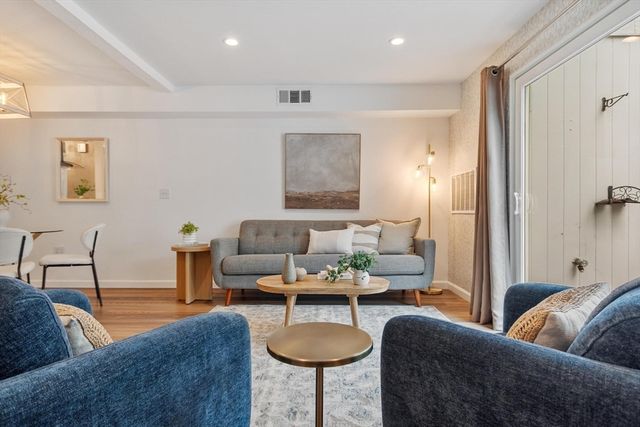 2 Beal's Cove Road F, Hingham, MA 02043
