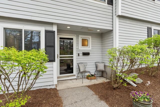 2 Beal's Cove Road F, Hingham, MA 02043