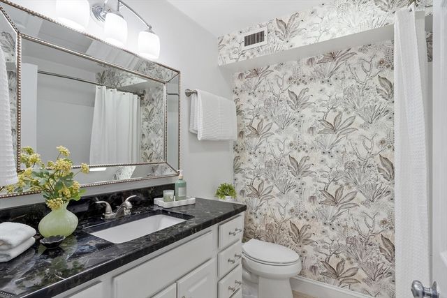 2 Beal's Cove Road F, Hingham, MA 02043