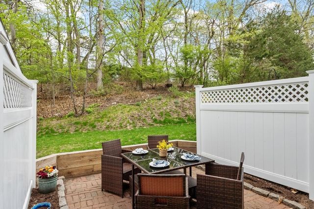 2 Beal's Cove Road F, Hingham, MA 02043