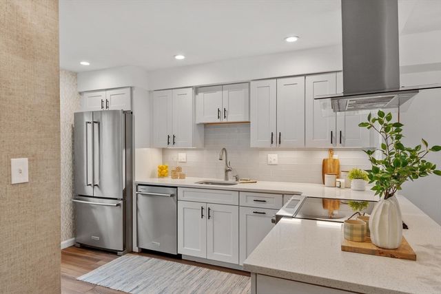2 Beal's Cove Road F, Hingham, MA 02043