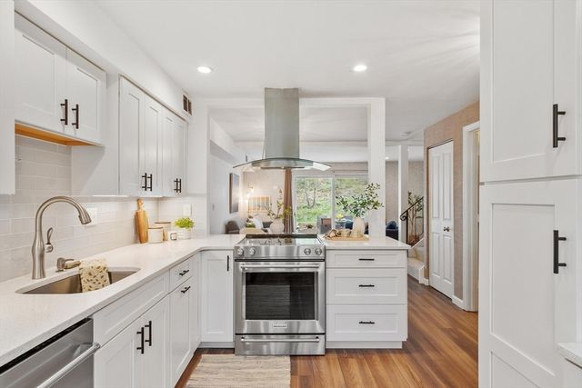 2 Beal's Cove Road F, Hingham, MA 02043
