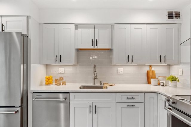 2 Beal's Cove Road F, Hingham, MA 02043
