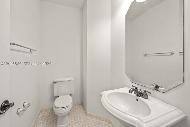 341 SW 13th Ter 341, Fort Lauderdale, FL 33312