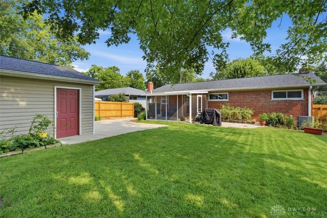 7903 Buckeye Cres, Madeira, OH 45243