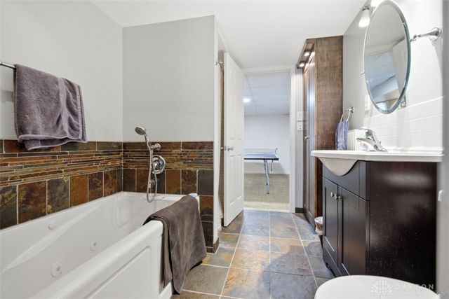 7903 Buckeye Cres, Madeira, OH 45243