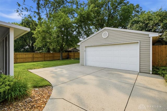7903 Buckeye Cres, Madeira, OH 45243