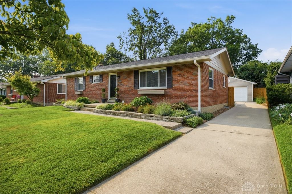 7903 Buckeye Cres, Madeira, OH 45243