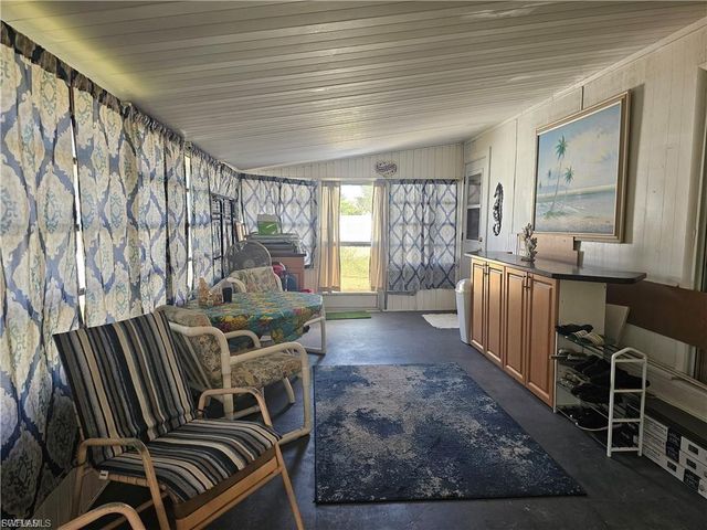 3834 Unique CIR, Fort Myers, FL 33908