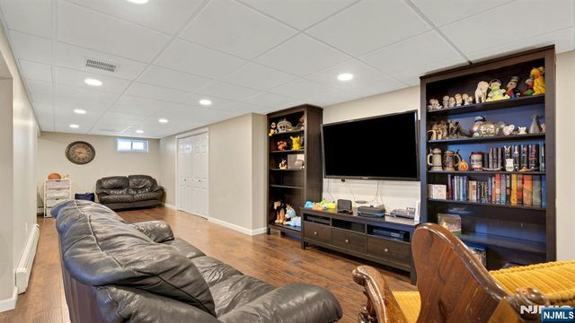 59 Mitchell Avenue, Totowa, NJ 07512