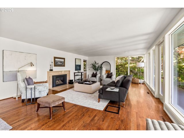 2415 FAIRMOUNT Blvd, Eugene, OR 97403