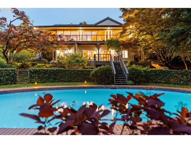 2415 FAIRMOUNT Blvd, Eugene, OR 97403