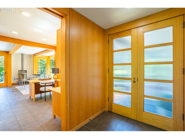 2415 FAIRMOUNT Blvd, Eugene, OR 97403