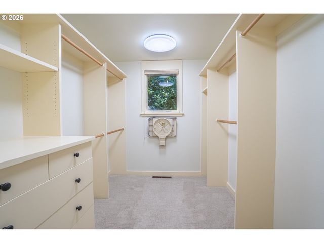 2415 FAIRMOUNT Blvd, Eugene, OR 97403
