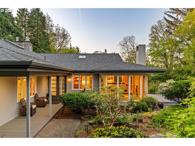 2415 FAIRMOUNT Blvd, Eugene, OR 97403
