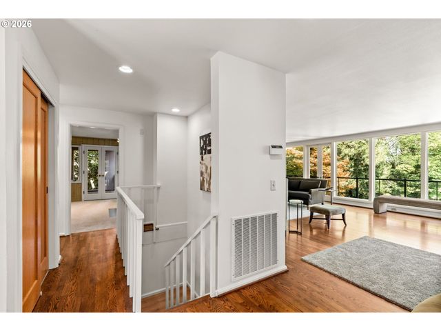 2415 FAIRMOUNT Blvd, Eugene, OR 97403