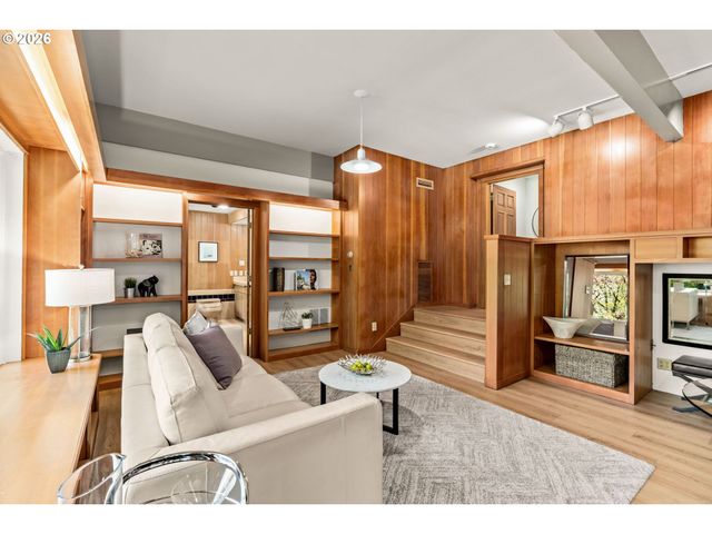 2415 FAIRMOUNT Blvd, Eugene, OR 97403