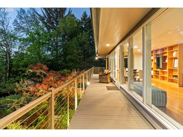 2415 FAIRMOUNT Blvd, Eugene, OR 97403