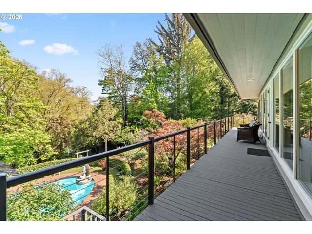 2415 FAIRMOUNT Blvd, Eugene, OR 97403