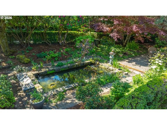 2415 FAIRMOUNT Blvd, Eugene, OR 97403