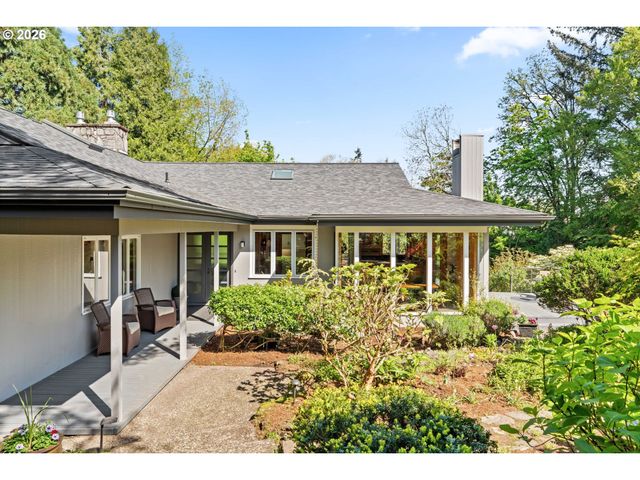 2415 FAIRMOUNT Blvd, Eugene, OR 97403