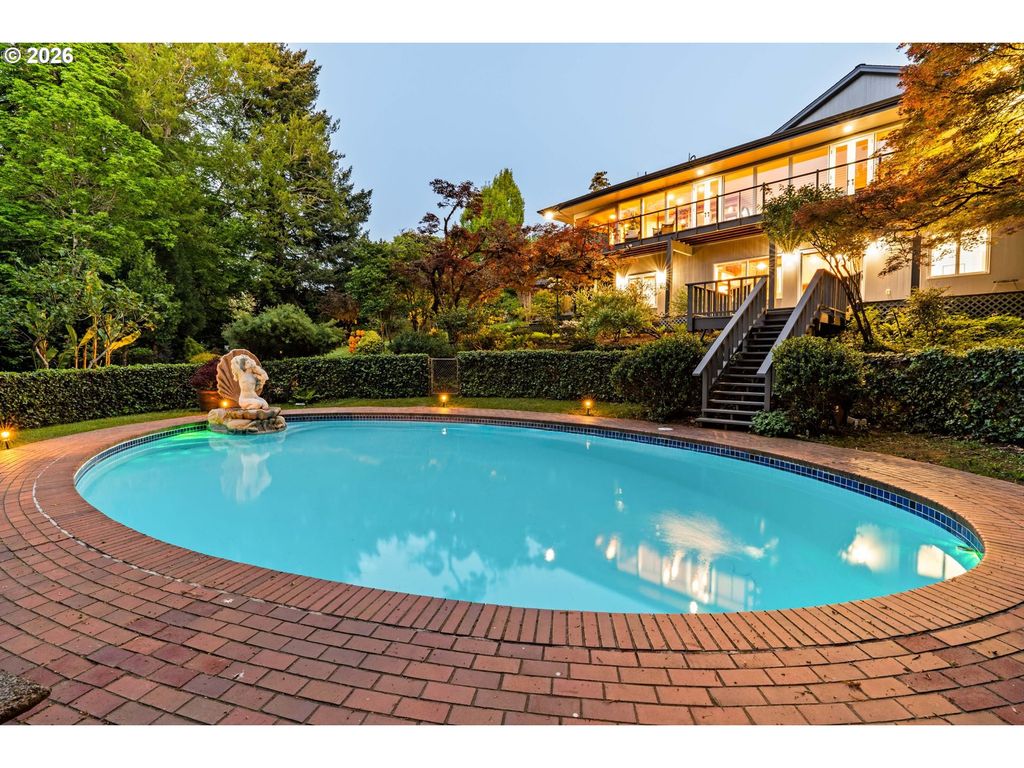 2415 FAIRMOUNT Blvd, Eugene, OR 97403