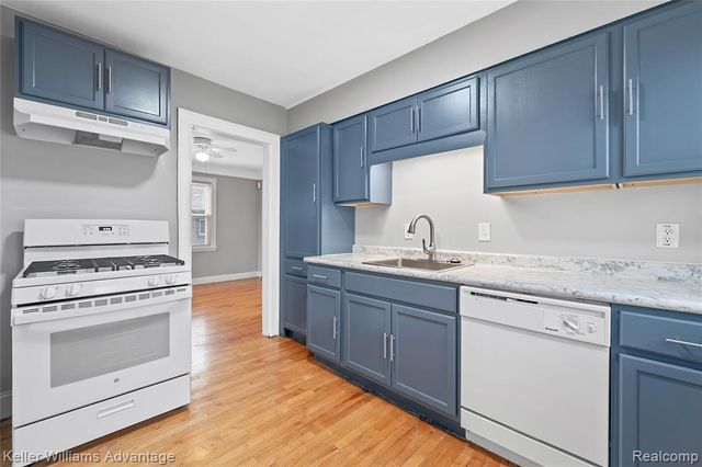 1524 Cicotte Avenue, Lincoln Park, MI 48146