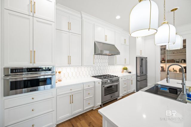 902 Inlet Circle, Gulf Shores, AL 36542