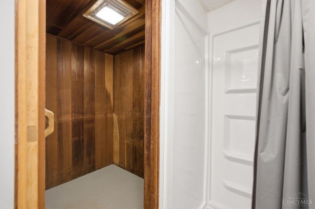 7694 Kennesaw Drive, West Chester, OH 45069