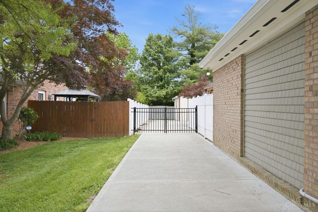 7694 Kennesaw Drive, West Chester, OH 45069