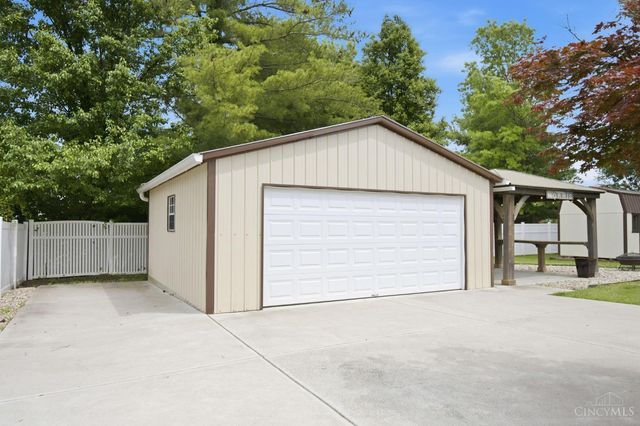 7694 Kennesaw Drive, West Chester, OH 45069