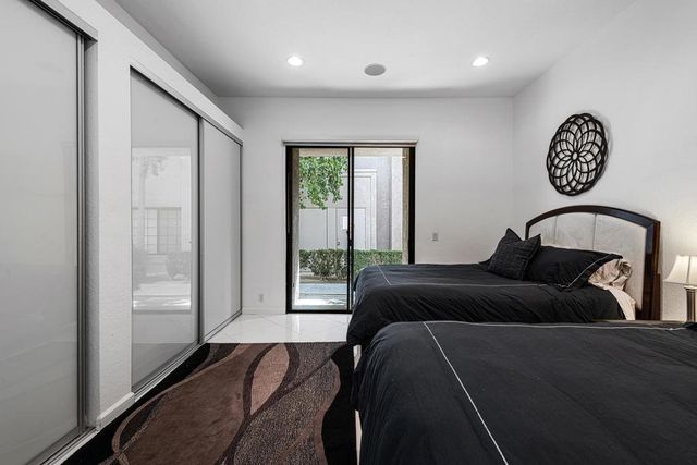 2601 S Broadmoor 24, Palm Springs, CA 92264