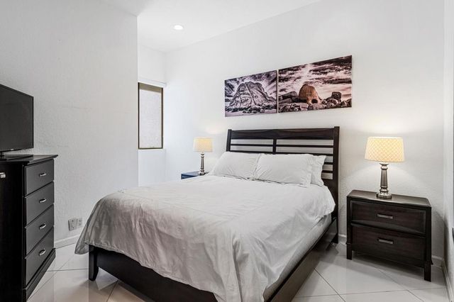 2601 S Broadmoor 24, Palm Springs, CA 92264