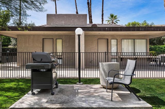 2601 S Broadmoor 24, Palm Springs, CA 92264