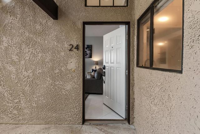 2601 S Broadmoor 24, Palm Springs, CA 92264