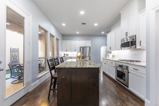 2209 Longwood Drive, Carrollton, TX 75010
