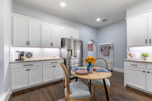 2209 Longwood Drive, Carrollton, TX 75010
