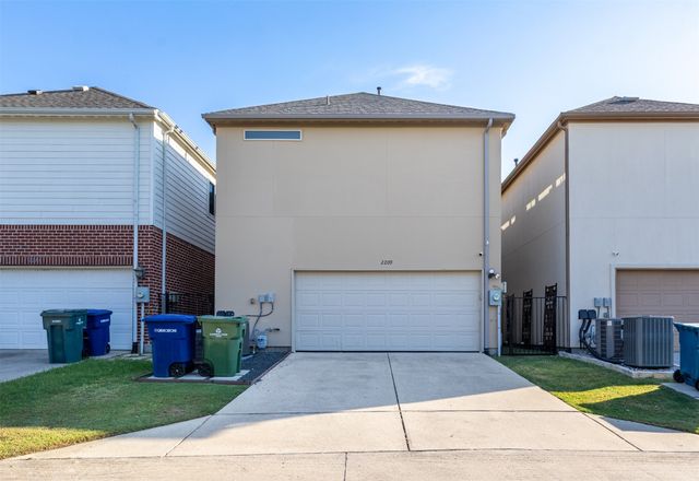 2209 Longwood Drive, Carrollton, TX 75010