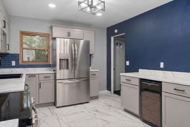 1027 Thomas Street, Janesville, WI 53545