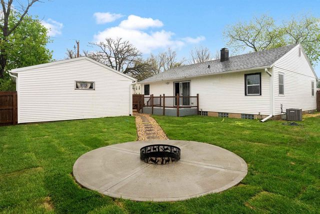 1027 Thomas Street, Janesville, WI 53545