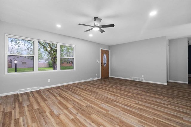1027 Thomas Street, Janesville, WI 53545
