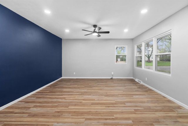 1027 Thomas Street, Janesville, WI 53545