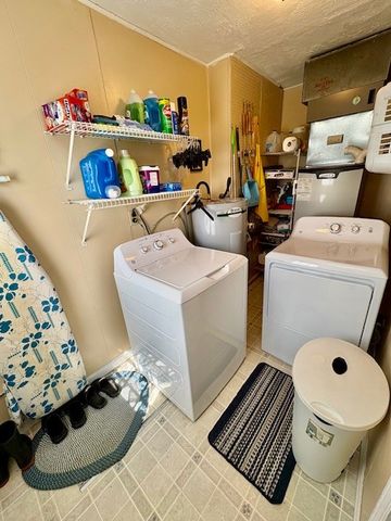 3079 Rocky Point Road, Springfield, OH 45502