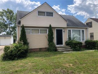 19812 Stockton Avenue, Maple Heights, OH 44137